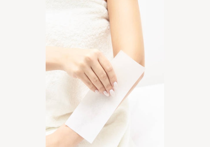 Hand-Wax-Olvir-The-Best-Beauty-Parlor
